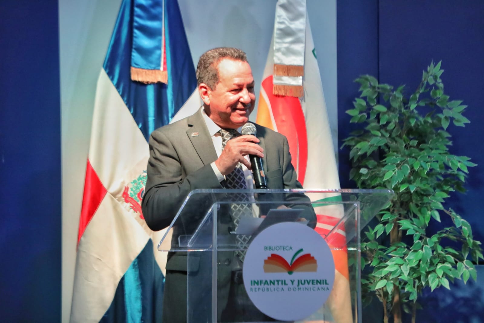 En El Día Nacional del Árbol:  Porfirio Peralta Participa en  el Conversatorio “Sembrando Vida”